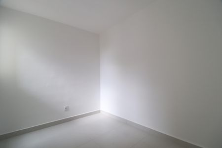 Quarto 1 de apartamento para alugar com 2 quartos, 52m² em Laranjeiras, Uberlândia
