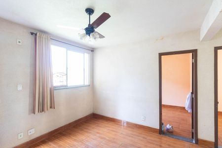 Sala de apartamento para alugar com 2 quartos, 50m² em Santa Cruz, Rio de Janeiro