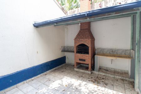 Casa para alugar com 60m², 1 quarto e 1 vagaQuintal
