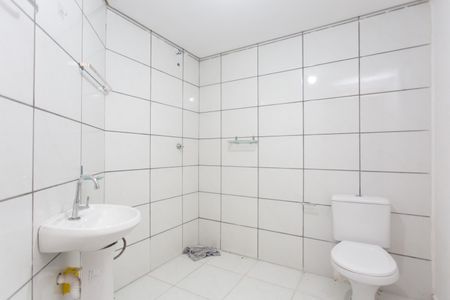 Banheiro  de casa de condomínio para alugar com 1 quarto, 40m² em Jardim Etelvina, São Paulo