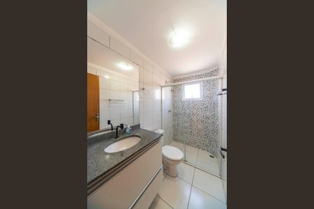 Apartamento à venda com 53m², 2 quartos e 1 vaga Apartamento à venda com 53m², 2 quartos e 1 vagaBanheiro