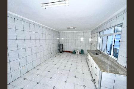Casa para alugar com 300m², 4 quartos e 2 vagas