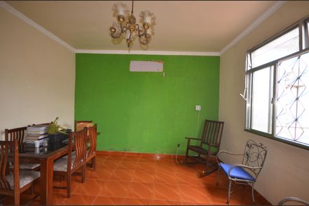 Sala de casa para alugar com 3 quartos, 233m² em Honório Gurgel, Rio de Janeiro