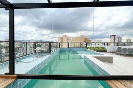 Apartamento à venda com 27m², 1 quarto e sem vaga Apartamento à venda com 27m², 1 quarto e sem vagaÁrea comum - Piscina