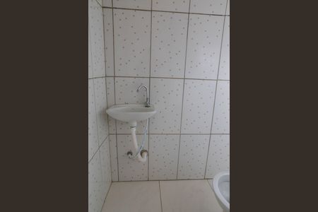 Casa para alugar com 42m², 1 quarto e sem vaga