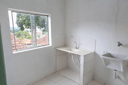 Casa para alugar com 42m², 1 quarto e sem vaga