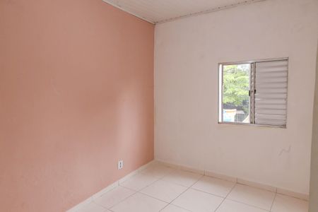 Casa para alugar com 42m², 1 quarto e sem vaga