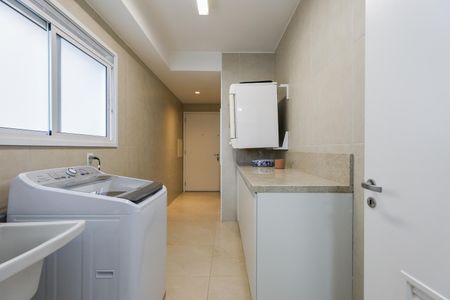 Apartamento à venda com 175m², 3 quartos e 3 vagas Apartamento à venda com 175m², 3 quartos e 3 vagasÁrea de Serviço