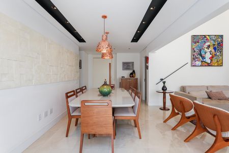 Apartamento à venda com 175m², 3 quartos e 3 vagas Apartamento à venda com 175m², 3 quartos e 3 vagasSala