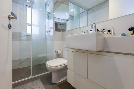 Apartamento à venda com 175m², 3 quartos e 3 vagas Apartamento à venda com 175m², 3 quartos e 3 vagasBanheiro da Suíte 2