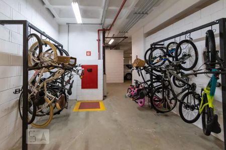 Apartamento à venda com 175m², 3 quartos e 3 vagas Apartamento à venda com 175m², 3 quartos e 3 vagasÁrea comum