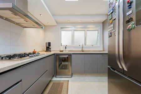 Apartamento à venda com 175m², 3 quartos e 3 vagas Apartamento à venda com 175m², 3 quartos e 3 vagasCozinha