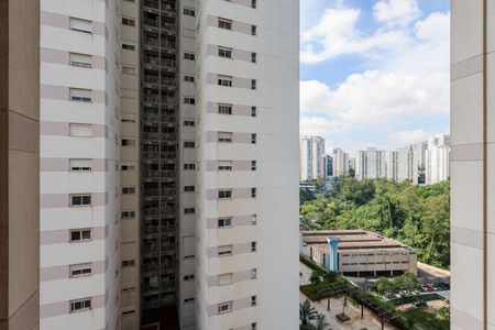 Apartamento à venda com 175m², 3 quartos e 3 vagas Apartamento à venda com 175m², 3 quartos e 3 vagasVista da Suíte 2