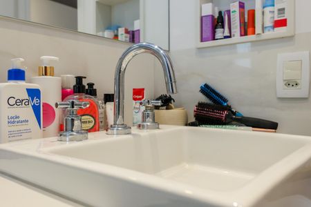 Apartamento à venda com 175m², 3 quartos e 3 vagas Apartamento à venda com 175m², 3 quartos e 3 vagasBanheiro da Suíte 2