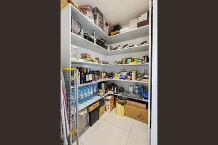 Apartamento à venda com 175m², 3 quartos e 3 vagas Apartamento à venda com 175m², 3 quartos e 3 vagasÁrea de Serviço