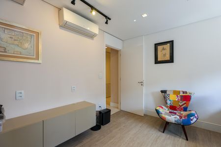 Apartamento à venda com 175m², 3 quartos e 3 vagas Apartamento à venda com 175m², 3 quartos e 3 vagasSuíte 3