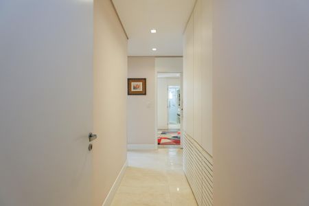 Apartamento à venda com 175m², 3 quartos e 3 vagas Apartamento à venda com 175m², 3 quartos e 3 vagasCorredor