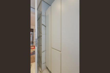 Apartamento à venda com 175m², 3 quartos e 3 vagas Apartamento à venda com 175m², 3 quartos e 3 vagasBanheiro da Suíte 1