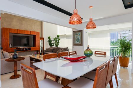 Apartamento à venda com 175m², 3 quartos e 3 vagas Apartamento à venda com 175m², 3 quartos e 3 vagasSala