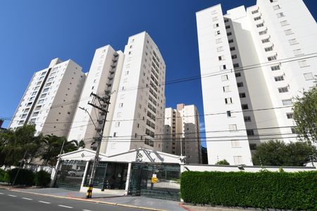 Apartamento para alugar com 72m², 3 quartos e 1 vagaFachada e portaria