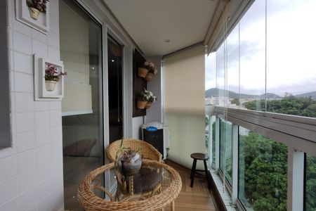 Apartamento à venda com 150m², 3 quartos e 1 vagaVaranda