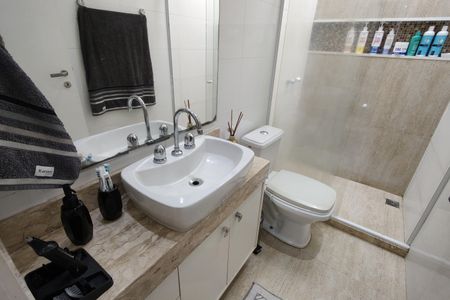 Apartamento à venda com 150m², 3 quartos e 1 vagaBanheiro da Suíte 2