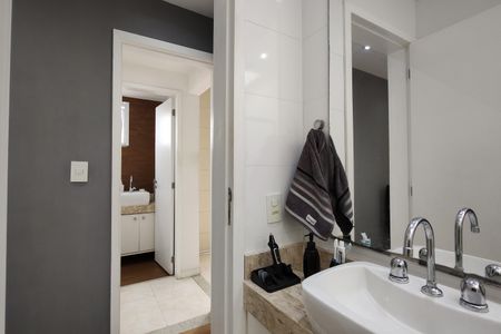 Apartamento à venda com 150m², 3 quartos e 1 vagaBanheiro da Suíte 2