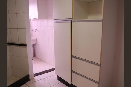 Apartamento para alugar com 65m², 2 quartos e 1 vagaCozinha - Armários