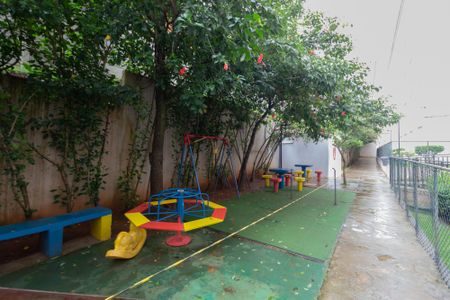 Apartamento para alugar com 39m², 2 quartos e sem vaga Apartamento para alugar com 39m², 2 quartos e sem vagaÁrea comum - Playground