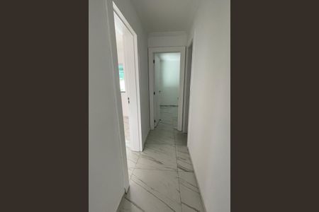 Corredor de apartamento para alugar com 3 quartos, 100m² em Vila Sarapui, Duque de Caxias
