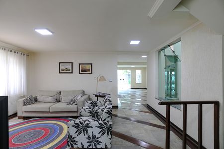 Casa para alugar com 500m², 5 quartos e 4 vagas Casa para alugar com 500m², 5 quartos e 4 vagasSala