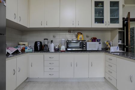 Casa para alugar com 500m², 5 quartos e 4 vagas Casa para alugar com 500m², 5 quartos e 4 vagasCozinha