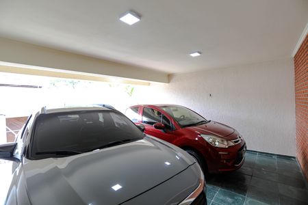 Casa para alugar com 500m², 5 quartos e 4 vagas Casa para alugar com 500m², 5 quartos e 4 vagasGaragem