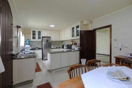 Casa para alugar com 500m², 5 quartos e 4 vagas Casa para alugar com 500m², 5 quartos e 4 vagasCopa