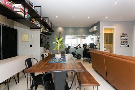 Apartamento à venda com 67m², 1 quarto e 1 vagaSala