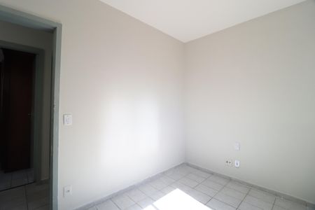 Quarto 1 de apartamento para alugar com 3 quartos, 70m² em Lagoinha, Uberlândia