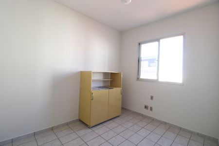 Quarto 2 de apartamento para alugar com 3 quartos, 70m² em Lagoinha, Uberlândia