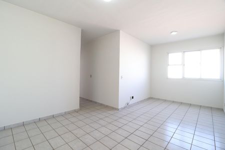 Sala de apartamento para alugar com 3 quartos, 70m² em Lagoinha, Uberlândia