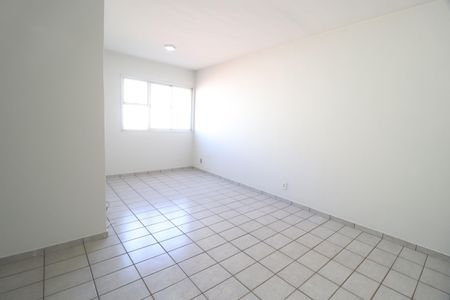 Sala de apartamento para alugar com 3 quartos, 70m² em Lagoinha, Uberlândia
