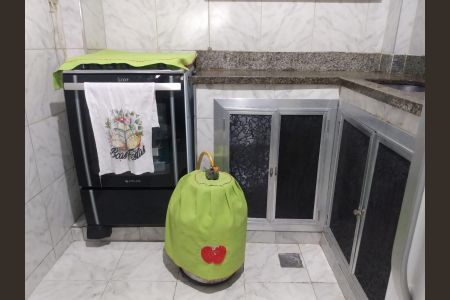 Cozinha de apartamento para alugar com 2 quartos, 48m² em Olaria, Rio de Janeiro