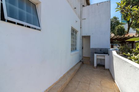Casa à venda com 60m², 2 quartos e 1 vagaÁrea de Serviço