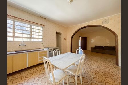 Casa à venda com 300m², 2 quartos e 2 vagas Casa à venda com 300m², 2 quartos e 2 vagasCozinha