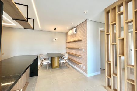 Apartamento para alugar com 68m², 2 quartos e 1 vagaSala