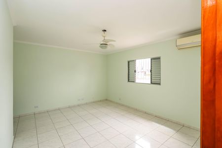 Casa para alugar com 295m², 4 quartos e 2 vagasQuarto 2