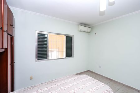 Casa para alugar com 295m², 4 quartos e 2 vagasQuarto 1