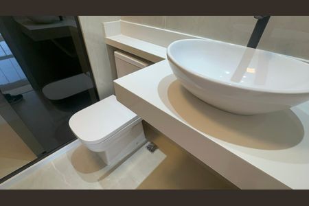 Apartamento à venda com 98m², 3 quartos e 1 vagaBanheiro do Quarto 2