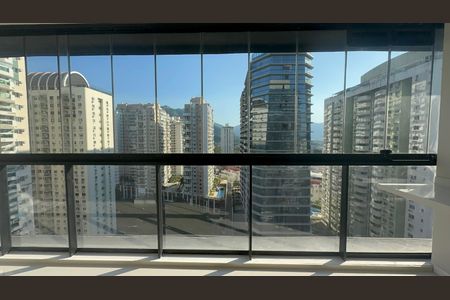 Apartamento à venda com 98m², 3 quartos e 1 vagaVaranda