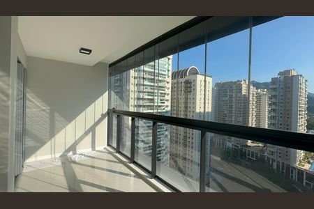 Apartamento à venda com 98m², 3 quartos e 1 vagaVaranda