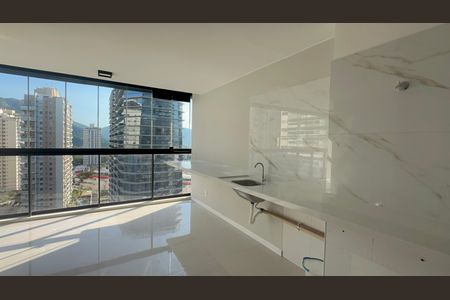 Apartamento à venda com 98m², 3 quartos e 1 vagaÁrea de Serviço