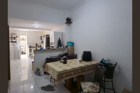 Casa à venda com 134m², 3 quartos e 2 vagasCozinha 